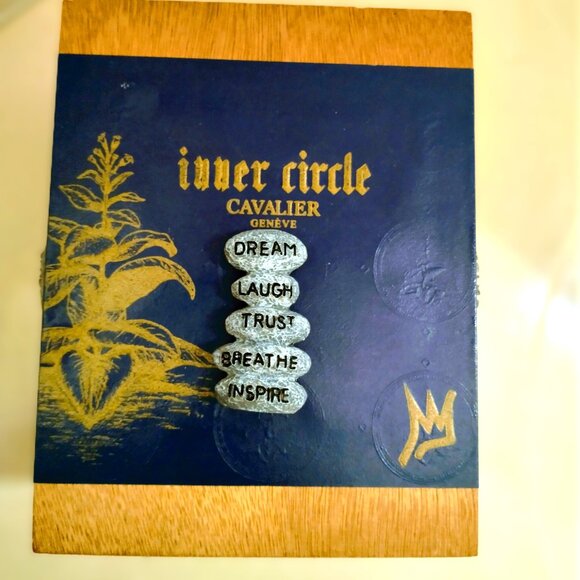 Suenos de Saundra Upcycled, EXTREMELY RARE Inner Circle Cigar Box Storage/Accent - Picture 3 of 9